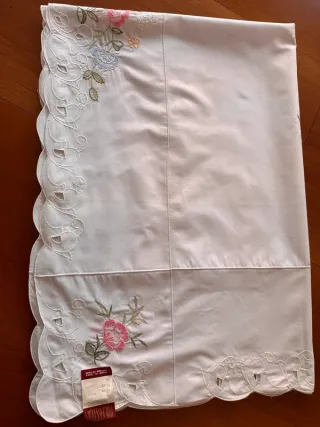 Tovaglia vintage ricamata nuova
