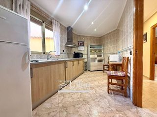 Casa adosada en venta en Carolinas Bajas en Alicante
