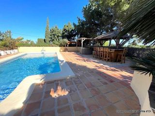 Chalet en venta en El Montgó en Dénia
