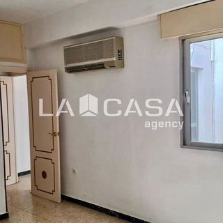 Casa adosada en venta en Cruz Roja en Sevilla