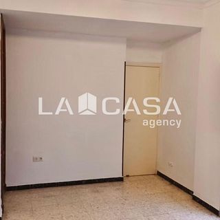 Casa adosada en venta en Cruz Roja en Sevilla