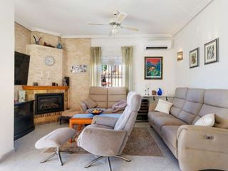 Chalet en venta en La Siesta - El Salado - Torreta en Torrevieja