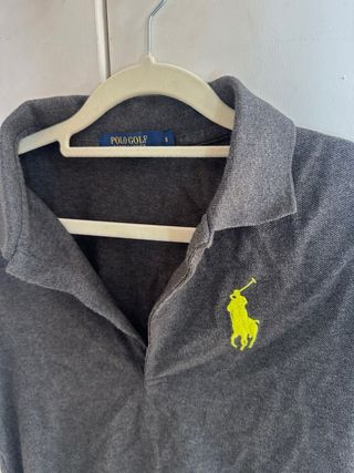 Polo Ralph Lauren Golf gris con logo amarillo