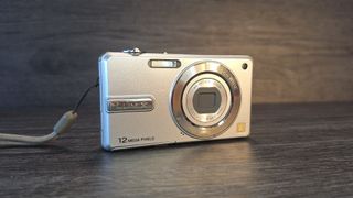 Panasonic DMC-F3 Cámara Digital 12.7 MP Plata