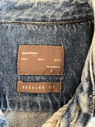 Chaqueta vaquera desgastada
