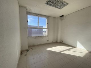 Local comercial en alquiler en Polígono Industrial Gamonal - Ventilla en Burgos