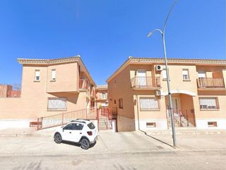 Casa adosada en venta en Tomelloso