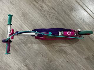 Patinete infantil rosa y morado