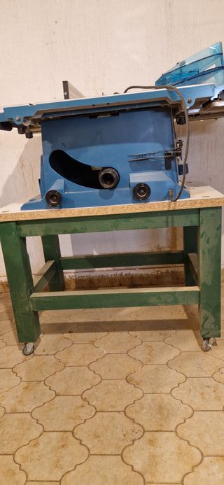 Sierra de mesa Makita MLT 100