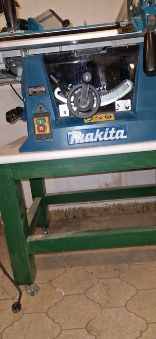 Sierra de mesa Makita MLT 100