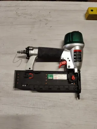 Clavadora Neumática F18/57VM EZ-FASTEN