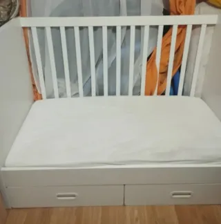 Cuna tipo sofá con cajones