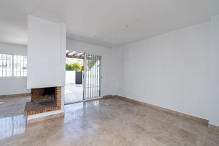 Casa adosada en venta en Los Naranjos - Las Brisas en Marbella