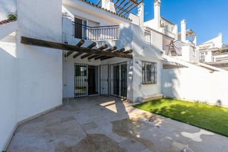 Casa adosada en venta en Los Naranjos - Las Brisas en Marbella
