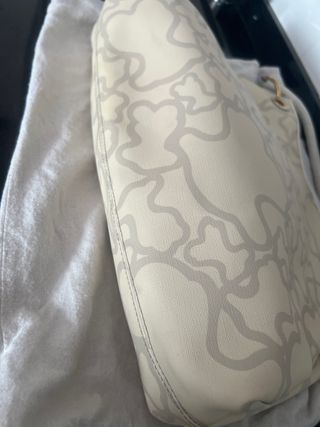 Bolso Tous grande marfil con estampado
