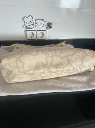 Bolso Tous grande marfil con estampado