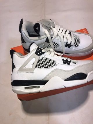 Jordan 4 Talla 39 Gris Blanco