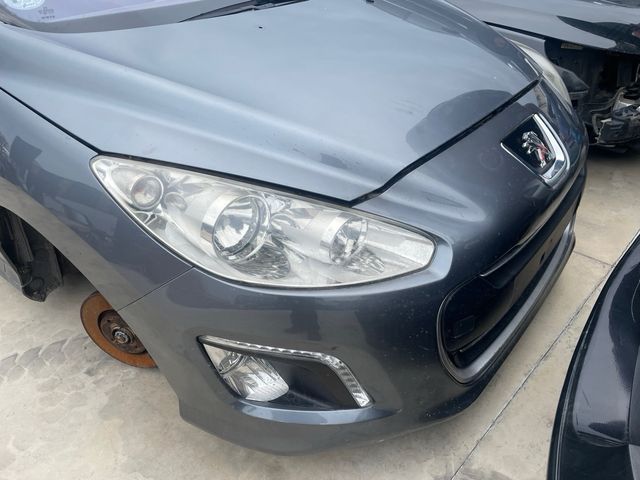 Paragolpes y Faro Derecho Peugeot 308
