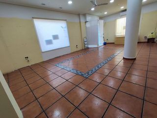 Local comercial en venta en Tomelloso