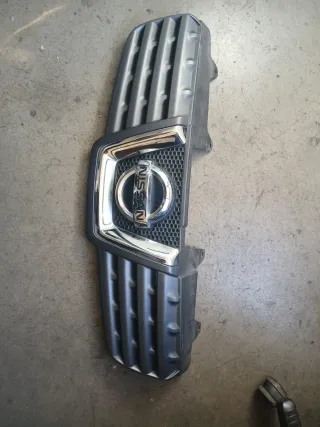 Rejilla Delantera Nissan Qashqai 2009