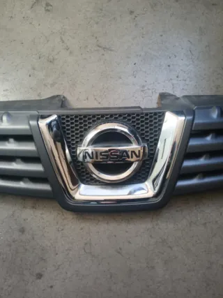 Rejilla Delantera Nissan Qashqai 2009