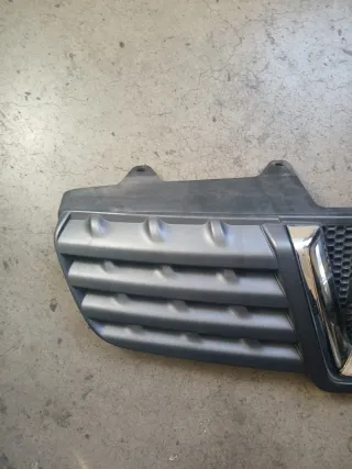 Rejilla Delantera Nissan Qashqai 2009