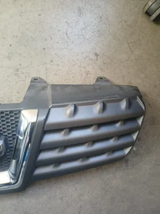 Rejilla Delantera Nissan Qashqai 2009