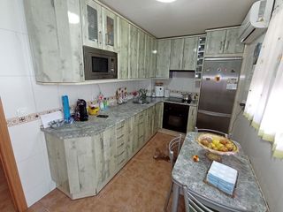 Casa adosada en venta en Tomelloso