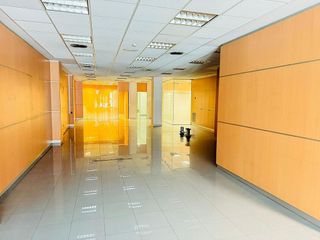 Local comercial en alquiler en Eixample Nord – La Devesa en Girona