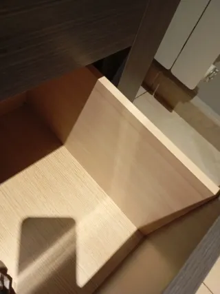 Mueble y espejo de madera