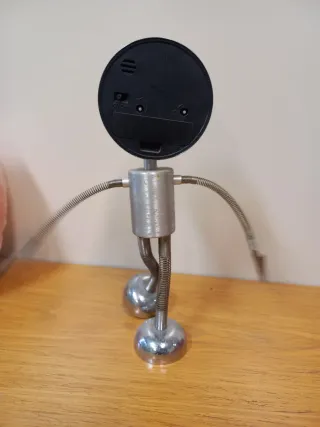 Sveglia in metallo a batteria