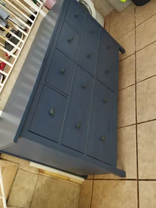 Cómoda de madera azul