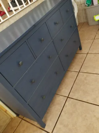 Cómoda de madera azul