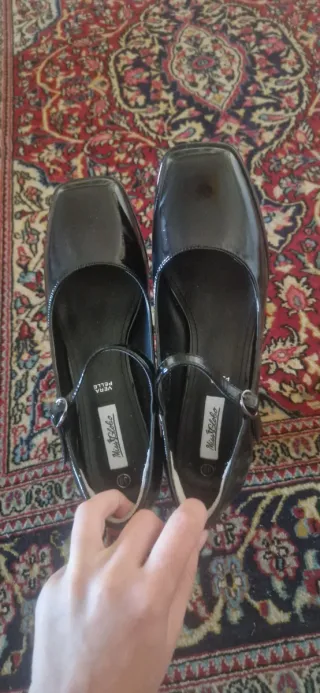 Scarpe Mary Jane Miss Globo nere