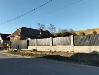 Carpintero cualificado y albañil.