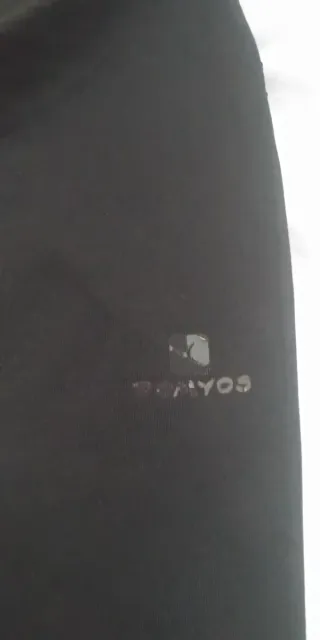 Pantalones y camiseta deportivos mujer negros