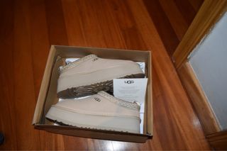 UGG Nuova Taglia 36 Beige