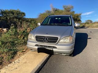 Mercedes-Benz Clase M año 2000