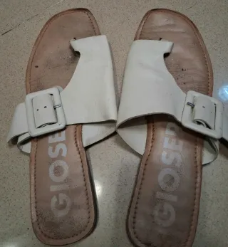 Sandalias GIOS Beige y Blancas