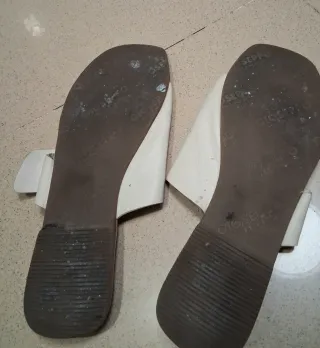 Sandalias GIOS Beige y Blancas