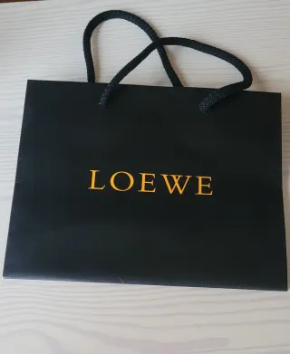 Lote de 3 Bolsas Loewe:Beige, negra y dorada.