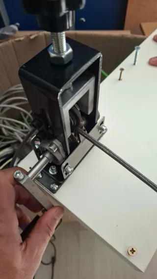 Máquina pelacables manual