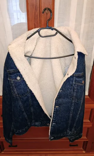 Cazadora vaquera ZARA forro borreguillo