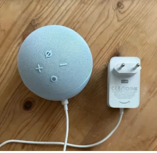 Echo Dot con orologio 5ª gen Azzurro