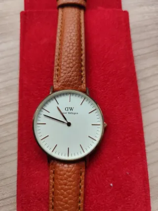 Reloj Daniel Wellington Marrón y Blanco