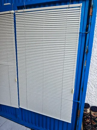 Tende in alluminio bianche