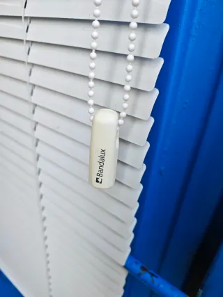 Tende in alluminio bianche