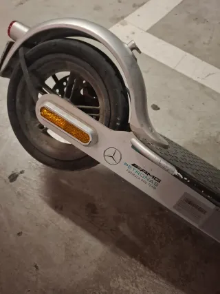 Patinete Eléctrico AMG Petronas F1 Team