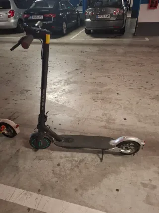 Patinete Eléctrico AMG Petronas F1 Team