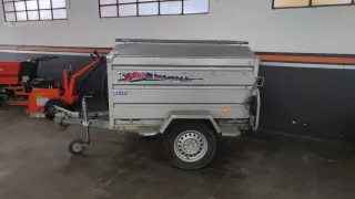 Remolque cerrado metálico